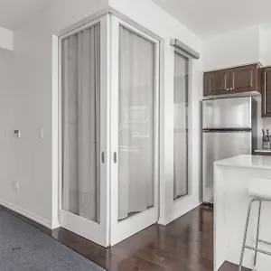 https://2-br-w-amazing-views-parking.hotelstorontoontario.org