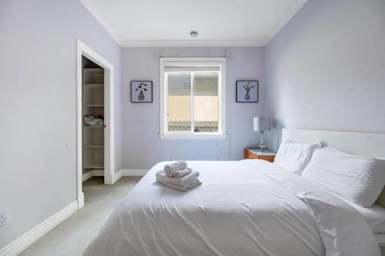 Quarto em Acomodações Particulares Luxurious Vancouver Retreat - Private Bedroom In Shared House Canadá